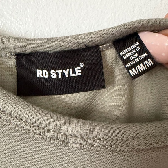 RD Style Khaki Sleeveless Romper - Picture 2 of 8